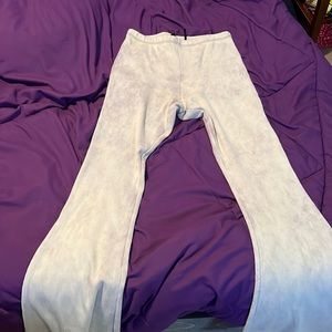 Flare bottom stretch pants.